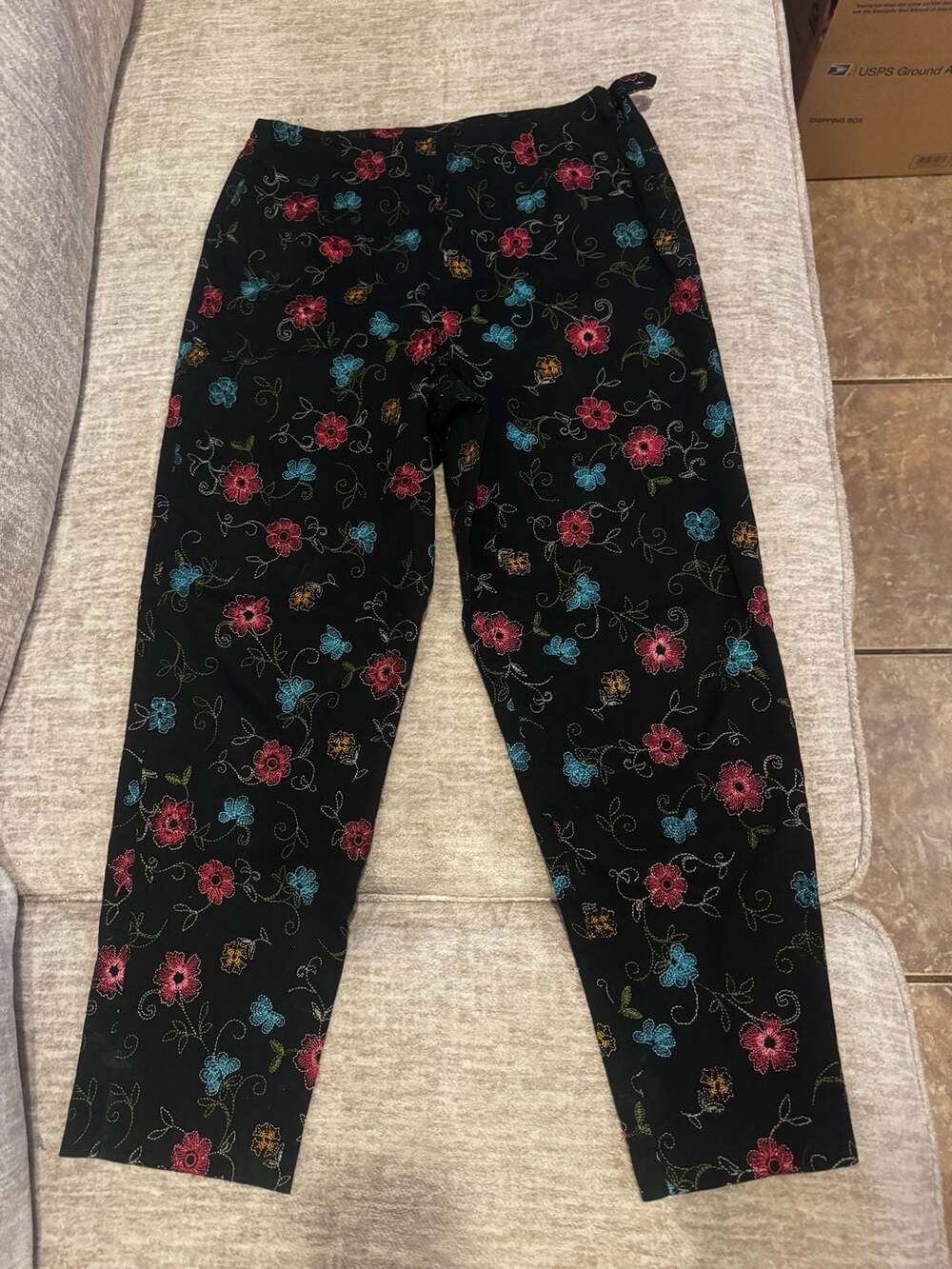 Coldwater Creek Black Floral Embroidered Cotton Spandex Pants Size 8